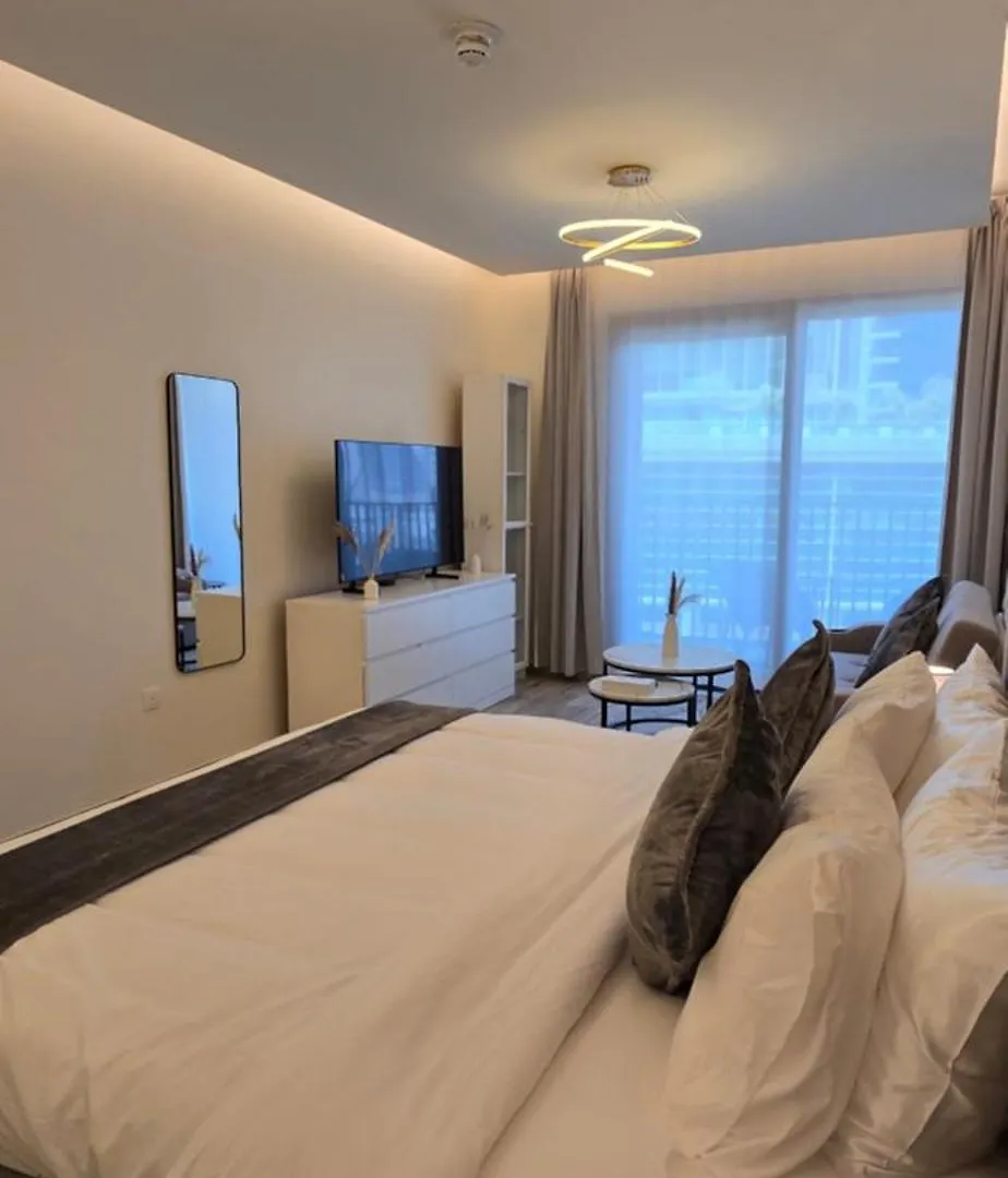 Studio Apartment Near Downtown Dubai